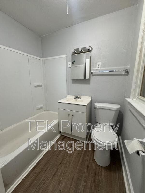 Building Photo - 5 Laser St