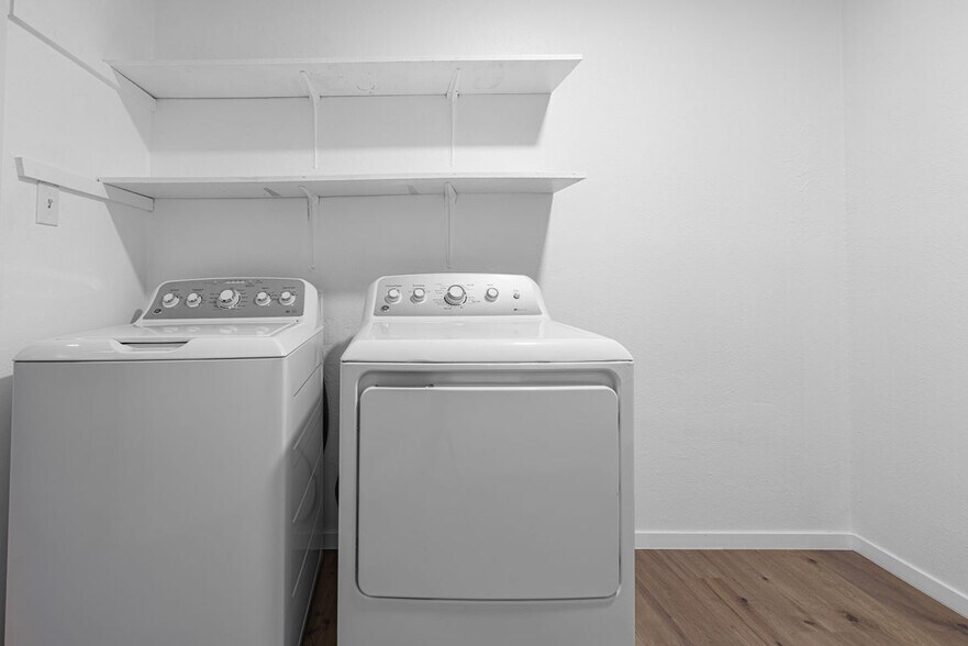 Building Photo - 100 Nicole Cove