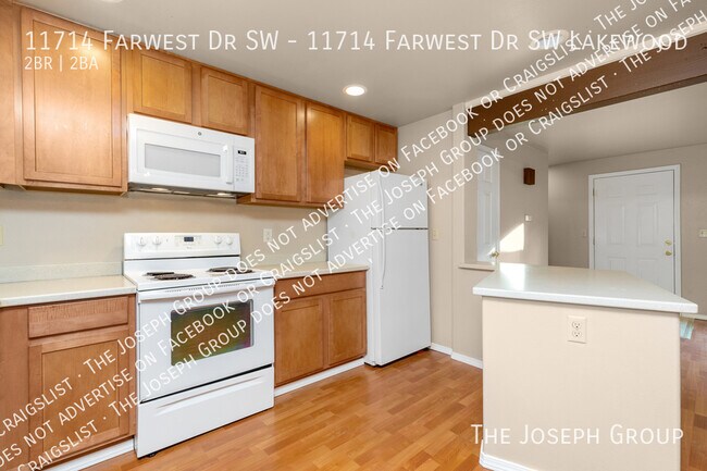 Building Photo - 11714 Farwest Dr SW