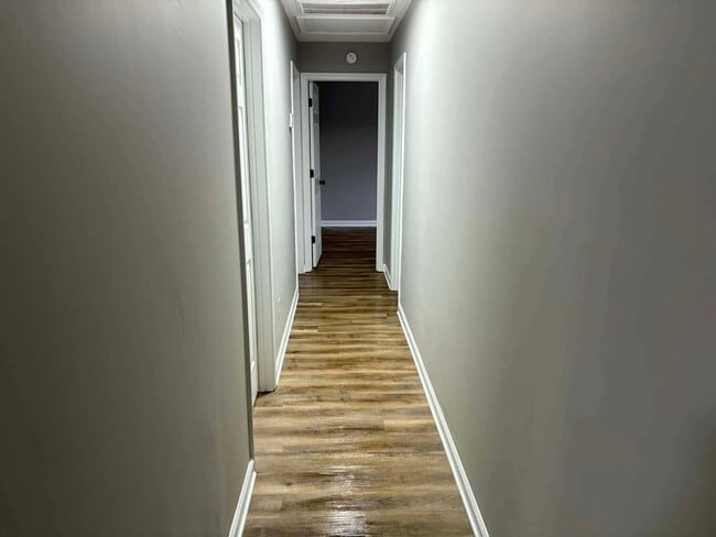 Building Photo - 213 Poplar St