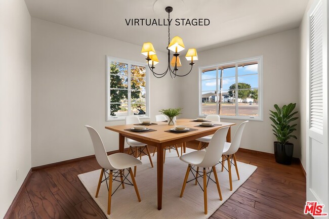 Building Photo - 549 El Medio Ave