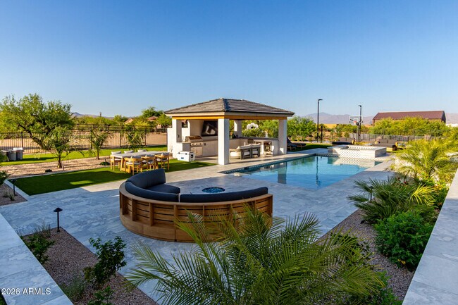 Building Photo - 13924 Dyer Ln