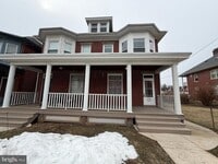 Building Photo - 117 Fairground Ave