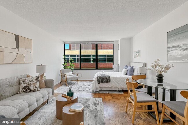 Building Photo - 1301 20th St NW