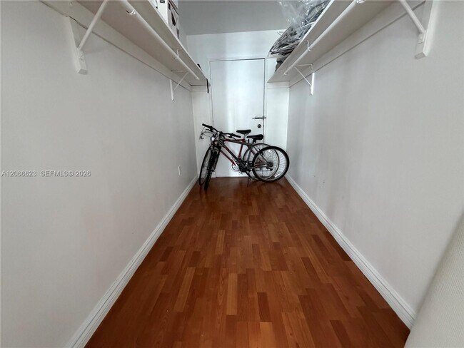 Building Photo - 18031 Biscayne Blvd