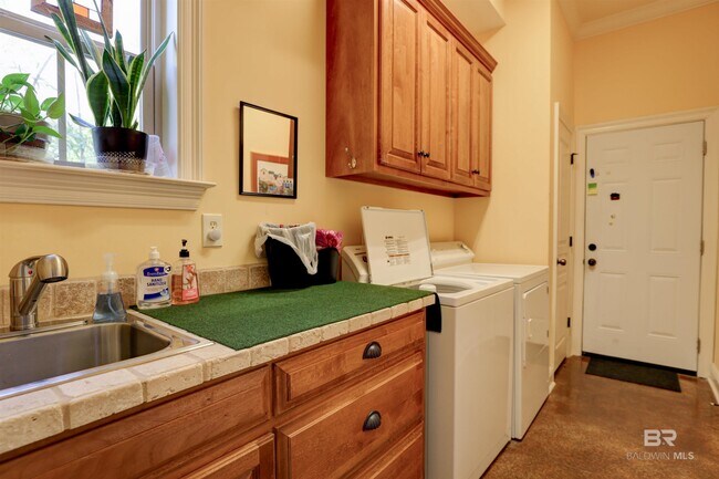 Building Photo - 119 Kensington Ct