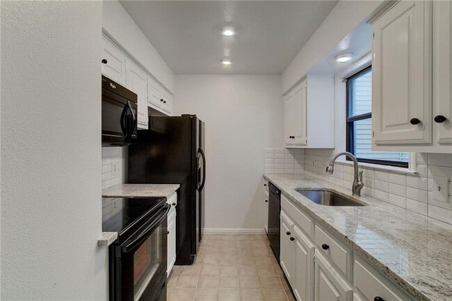 Building Photo - 3306 Foster Ln