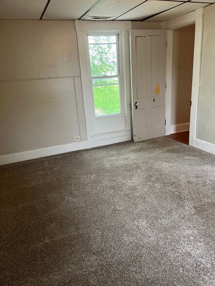 Building Photo - 120 1st St