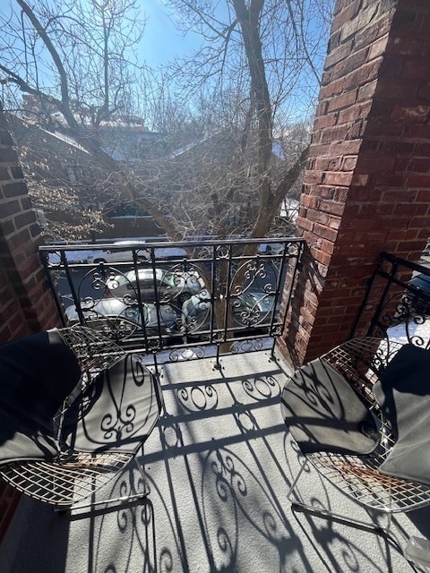 Building Photo - 1372 E 57th St