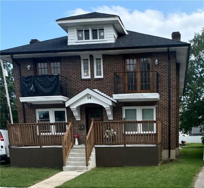 Building Photo - 14 Maylan Dr