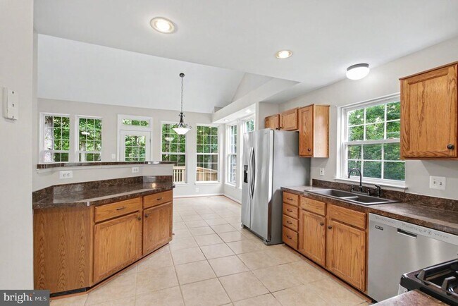 Building Photo - 3915 Carlyle Ct