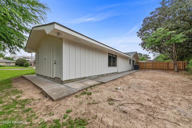 Building Photo - 100 Bernice Ave