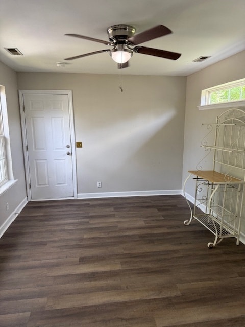 Building Photo - 3BR/1BA with all utilities included and 1-...