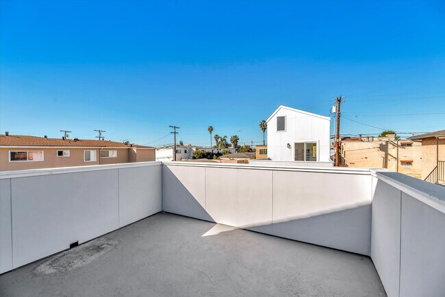 Building Photo - 4048 Cherokee Ave