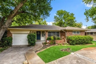 Building Photo - 704 Downing Dr