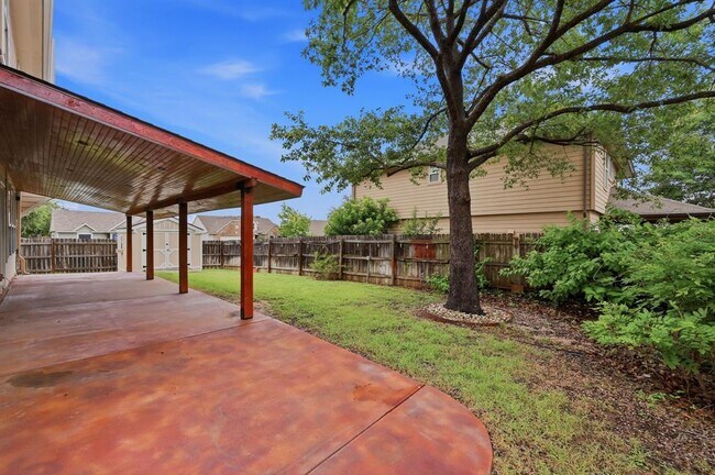 Building Photo - 1136 Beechwood Dr