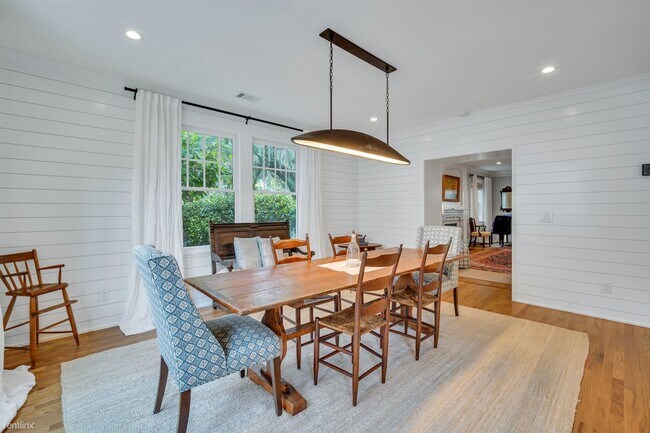 Building Photo - 4 br, 3.5 bath House - 44 E 45th St