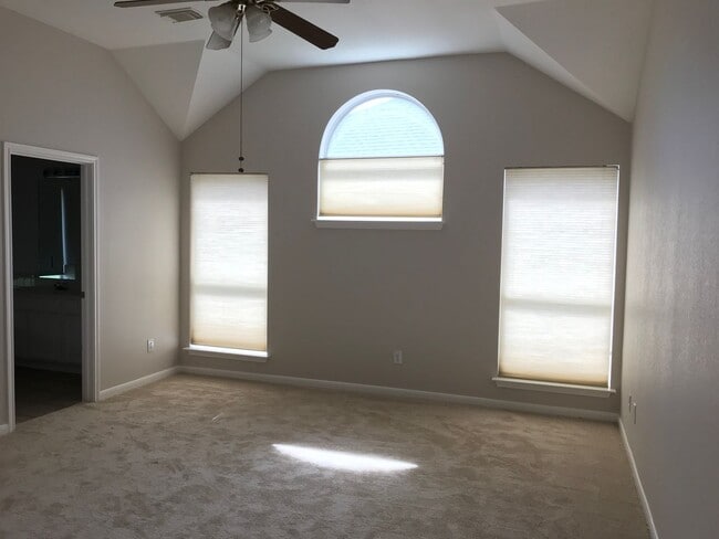 Building Photo - 4108 N Summercrest Loop