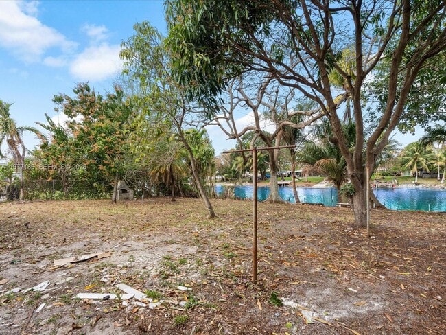 Building Photo - 4331 SW 31st Dr