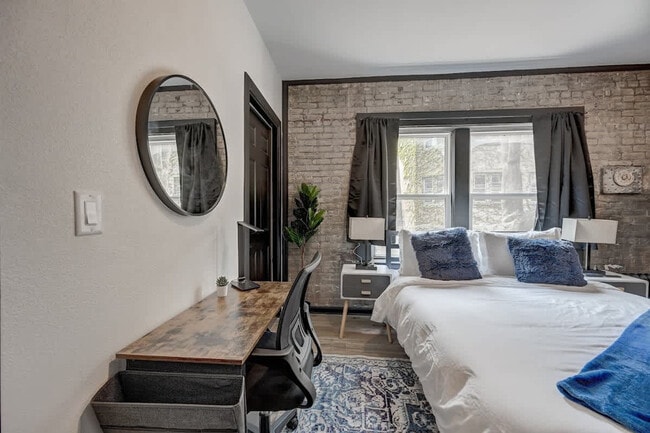 Building Photo - 1927 N Prospect Ave