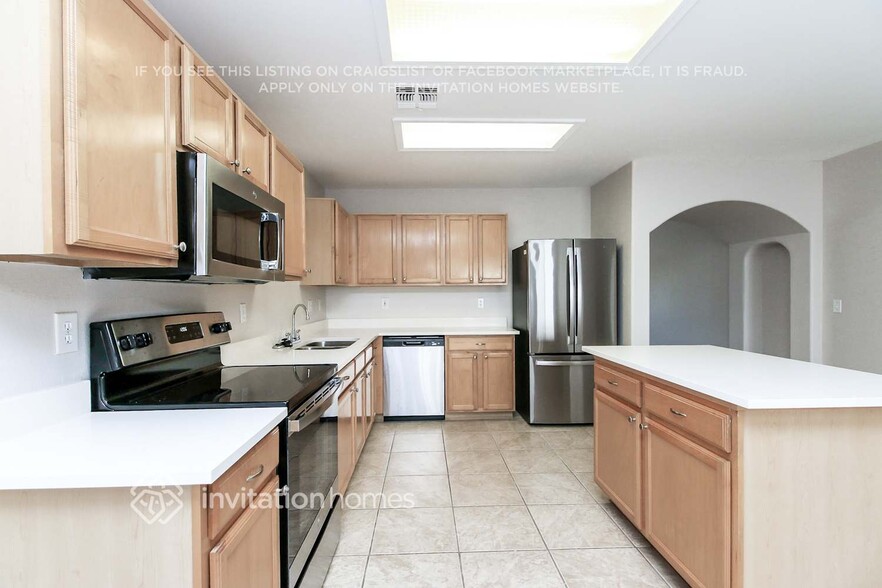 Building Photo - 8162 E Onza Ave