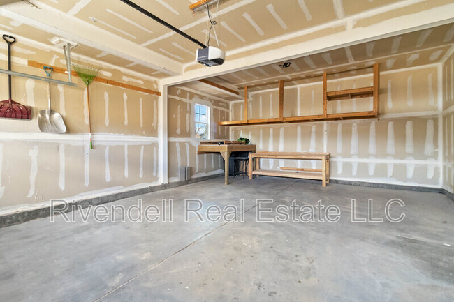 Building Photo - 4043 Sunridge Terrace Ct