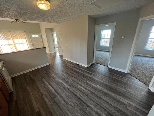 Building Photo - 1622 25th Ave N