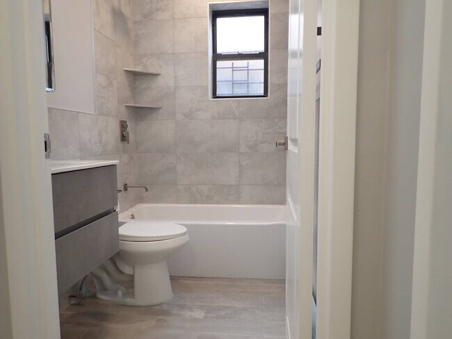 Building Photo - 982 Dumont Ave