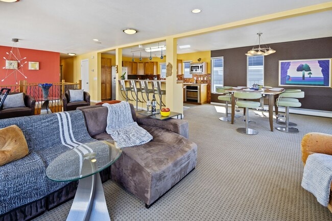 Building Photo - 617 N Street