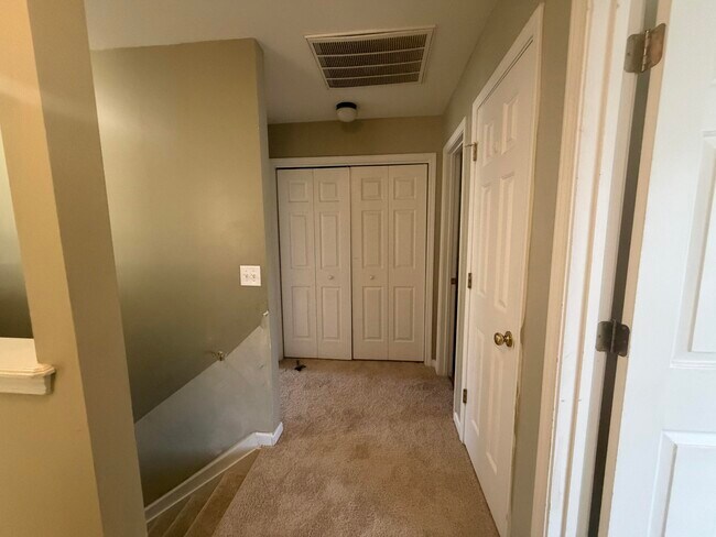 Building Photo - 575 Batty Way