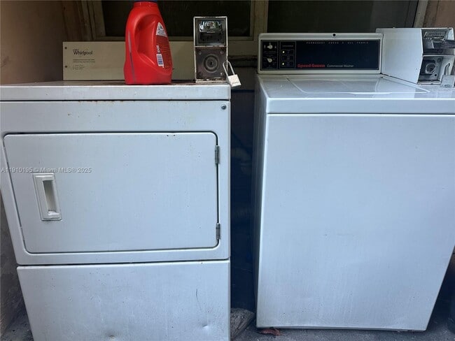 Building Photo - 2001 NW Flagler Terrace