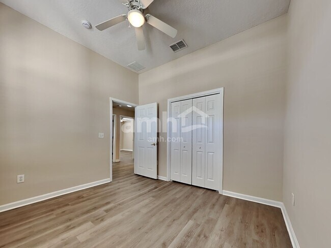 Building Photo - 3108 Silverado Cir