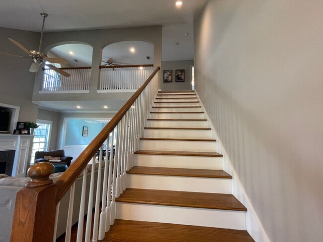 Building Photo - Charming 4 bedroom/2.5 bathroom in Tudor Branch!