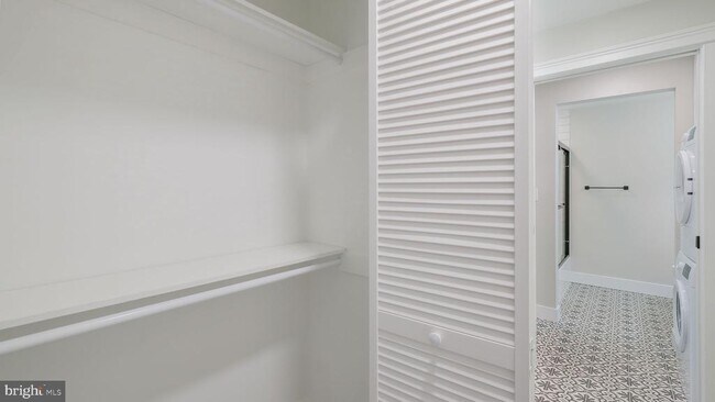 Building Photo - 444 N 4th St