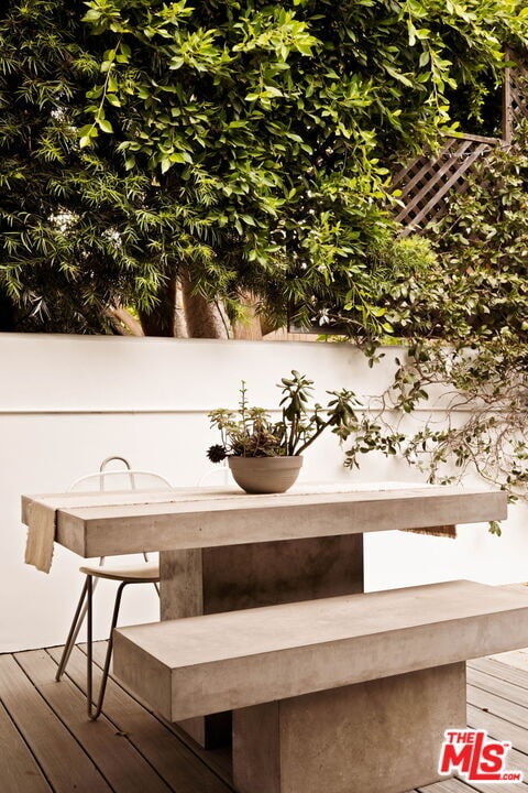 Building Photo - 303 Mavis Dr