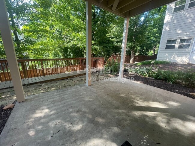 Building Photo - 1460 Wembley Ct NE
