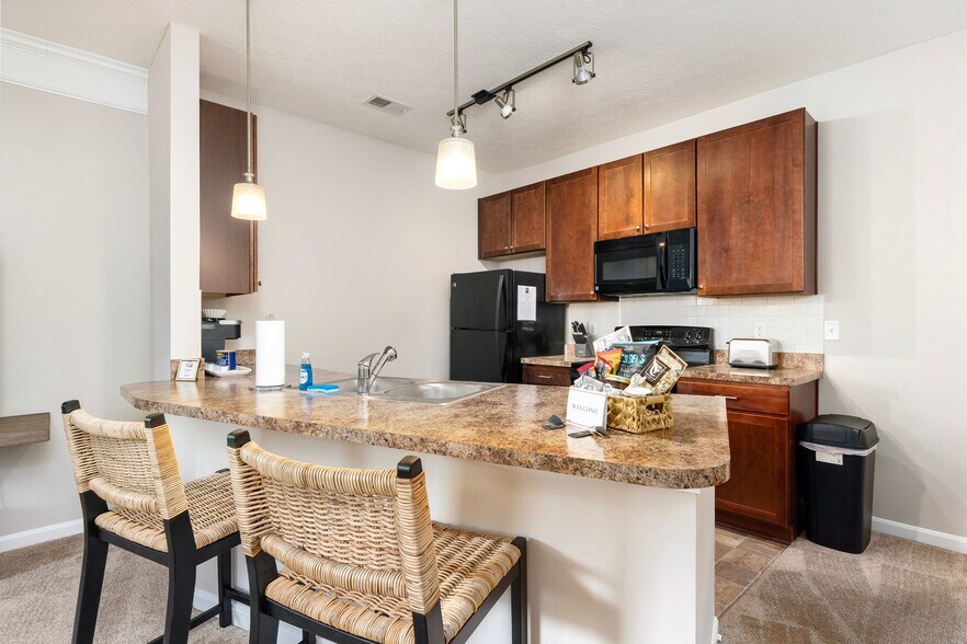 Building Photo - 3959C Knapford Dr