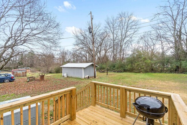 Building Photo - 863 Central Ave