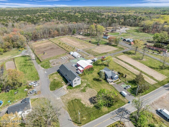 Building Photo - 553 Colts Neck Rd