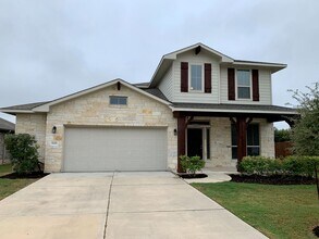 Building Photo - Beautiful 4 bedroom, 2.5 bathroom home in ...