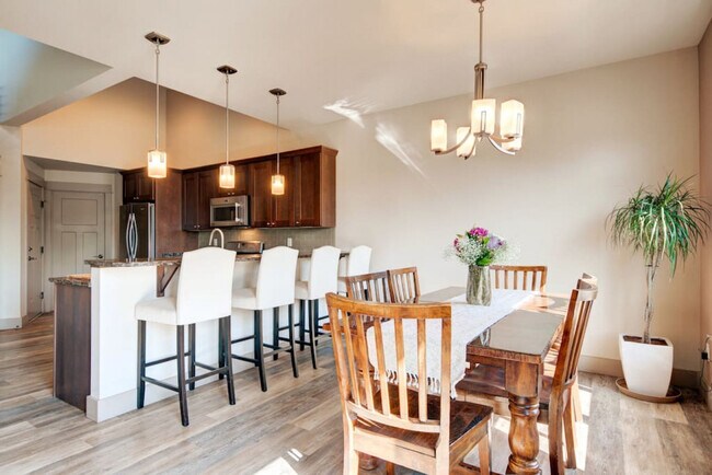 Building Photo - 2338 Gallatin Green Blvd