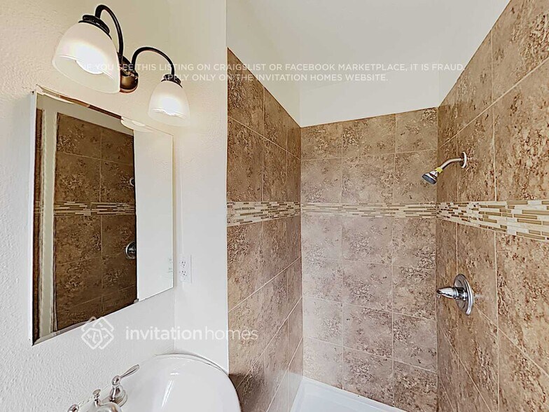 Building Photo - 5621 San Juan Ave