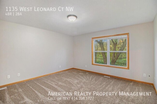 Building Photo - 1135 W Leonard Ct