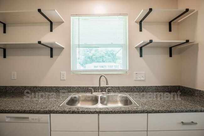 Building Photo - 3805 Anvers Blvd