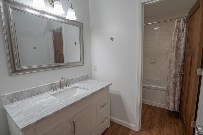 Building Photo - 2706 Grosbeak Ln