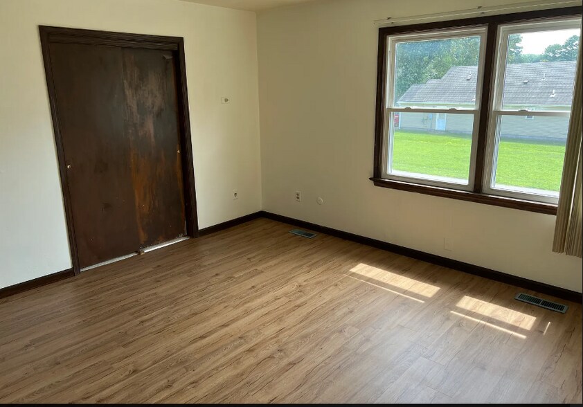 Building Photo - 4751 Old Hickory Rd