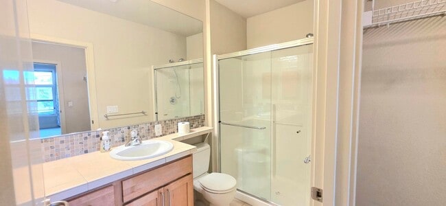 Building Photo - Bright 2BR/2BA Condo Steps from Green Lake $3395