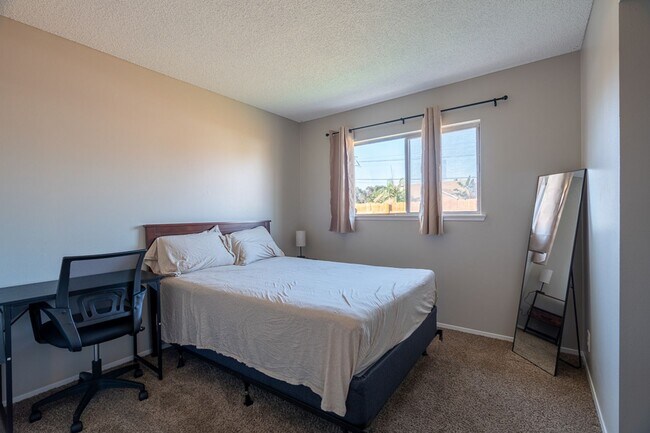 Building Photo - Furnished 4BR Oceanside Retreat w/ Pool Table, Home Gym & Utilities Included