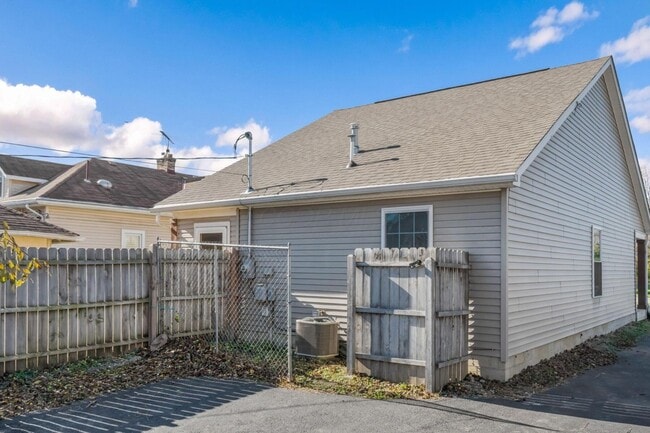 Building Photo - Pasadena Avenue