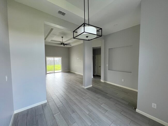 Building Photo - 1862 Castillo St